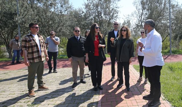 Karşıyaka’da parklar yenileniyor