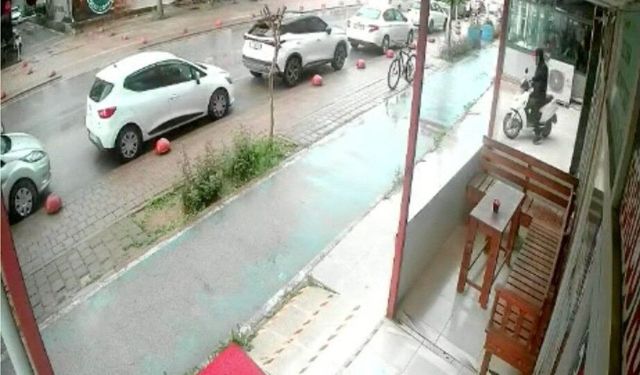 Bisikletle geldi, motosikletle kaçtı: Antalya’da şaşkına çeviren hırsızlık