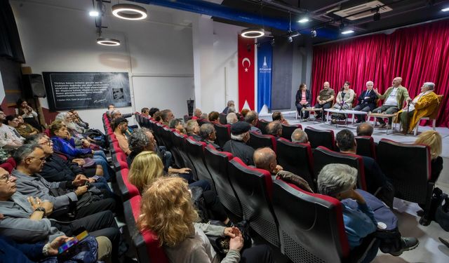 İzmir’de ‘Öldürülen Gazeteciler’ söyleşisine yoğun ilgi