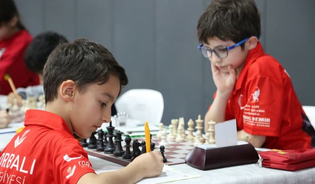 Torbalı’da satranç heyecanı: 208 sporcu aynı masada buluştu