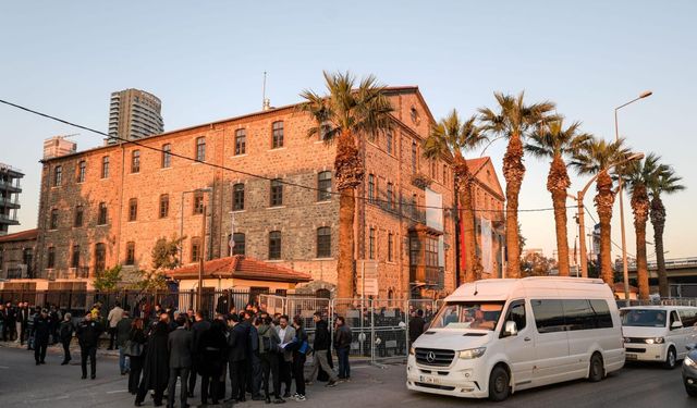 Tugay’dan sert tepki: 'İzmir’in tarihine geçecek utanç vakası'