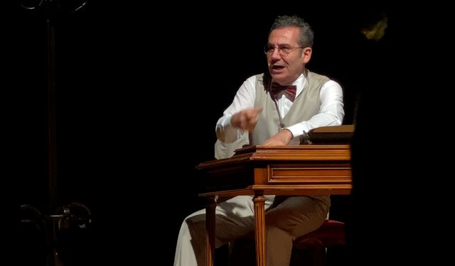 Ferhat Göçer’den İzmir’e 'Şifa' gibi gece