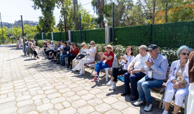 Karşıyaka’da çınarlar, sağlıklı yaşam etkinliğinde buluştu