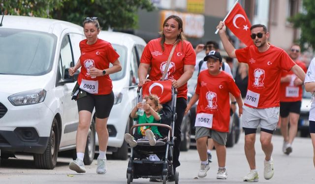 Karabağlar’da  'Bağımsızlık Koşusu' rekor katılımla tamamlandı