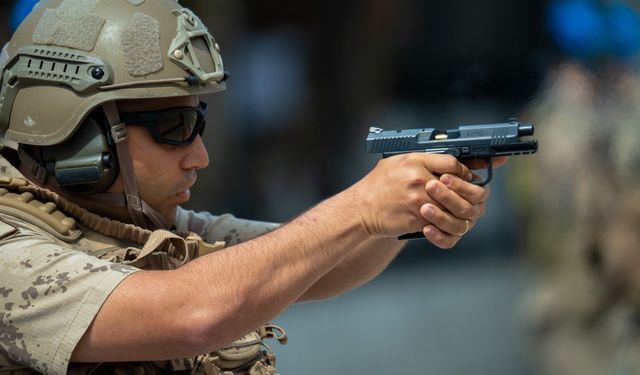 Jandarma’nın en iyi nişancıları Foça’da yarıştı