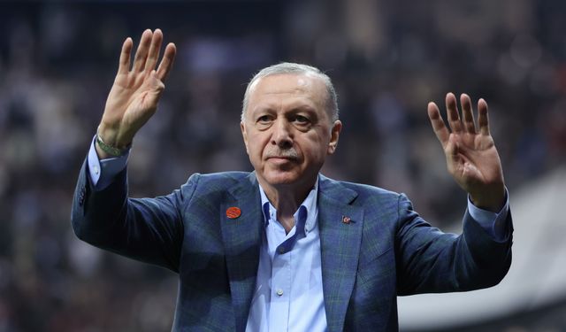 Erdoğan’dan Menderes’e tebrik telefonu!