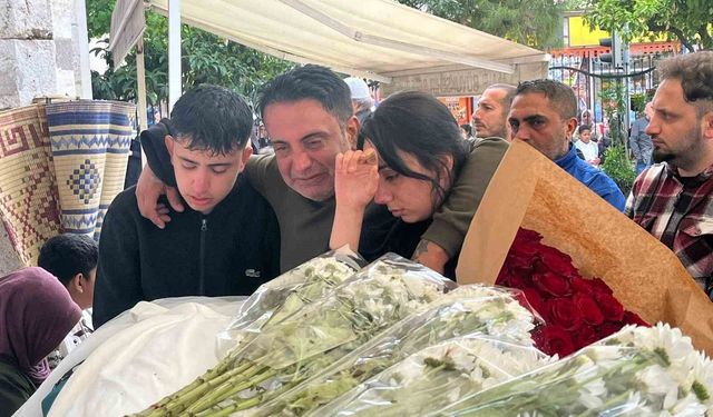 Ameliyat masasında hayatını kaybetti: Tabuttaki evladına son kez baktı