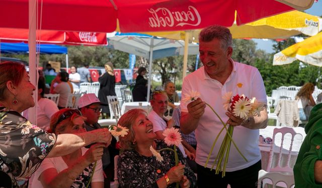 Anneler Günü Güzelbahçe’de Yelki’de etkinlikle kutlandı