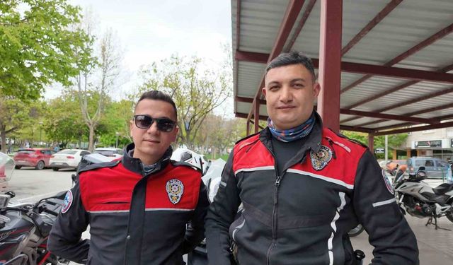 Araç sürerken boğazına erik kaçtı, hayatını Yunus polisleri kurtardı