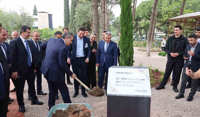 Bakan Tekin’den İzmir’e iki yeni müjde birden!