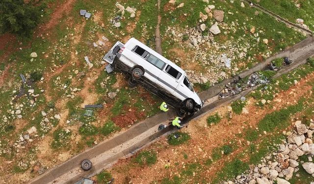 Gaziantep'te işçi servisi şarampole uçtu! Yaralılar var