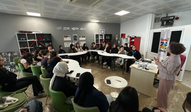 Genç İzmir siber zorbalığa karşı harekete geçti
