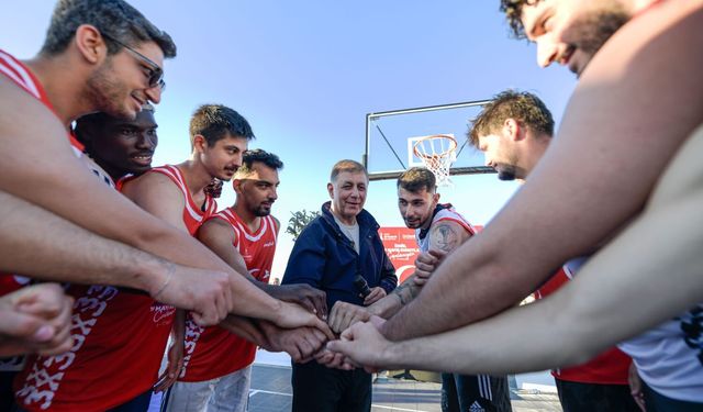 İzmir’in gençleri Gündoğdu’da devleşti
