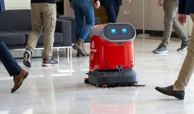 Hastanede robotik hijyen dönemi