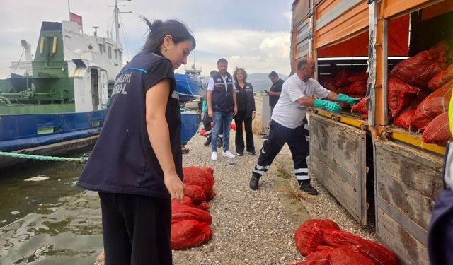 İzmir’de dev operasyon: Kaçak avcılara 7 tonluk darbe!