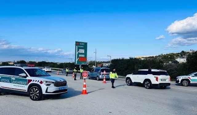 İzmir'de göçmen kaçakçılığı operasyonu