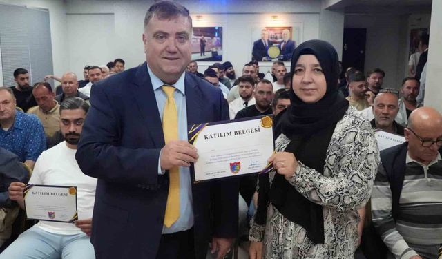 İzmir’in taksicileri okullu oldu
