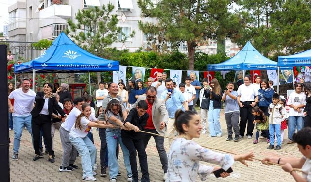Karabağlar’da Bahar Şenliği gençlere sınav öncesi moral oldu