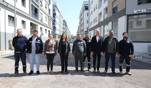 Karşıyaka’da yollar modern dokunuşlarla yenileniyor