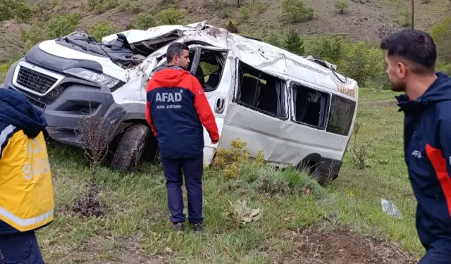 Yozgat'ta feci kaza! Öğrenci servisi devrildi: 3 ölü