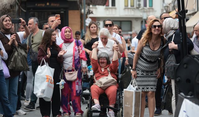 Kemeraltı Şenliği başladı