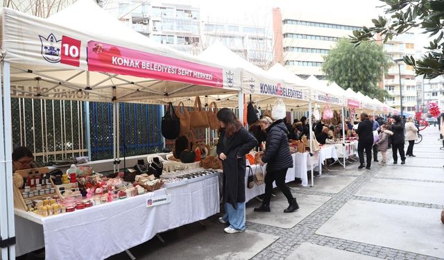 Konak’ta Anneler Günü El Emeği Kermesi Dominik Caddesi’nde