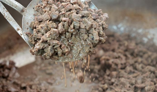 Kurban bağışları ihtiyaç sahiplerinin sofralarına ulaştırıldı
