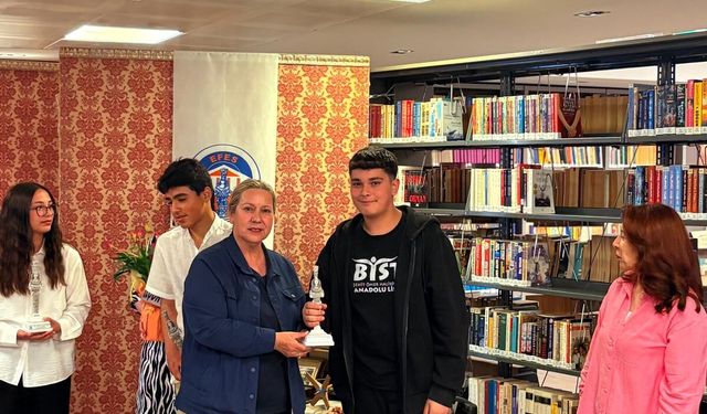 Efes Selçuklu öğrenciler mübadelenin izlerini sahneye taşıdı