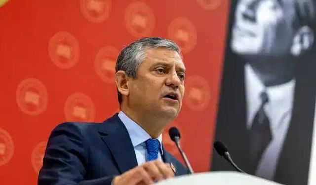 Özgür Özel'den peş peşe iki gaf!