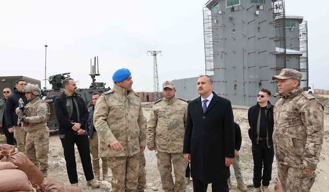 Terörün izlerinin silindiği Tendürek'te bayram nöbetindeki kahramanlar unutulmadı