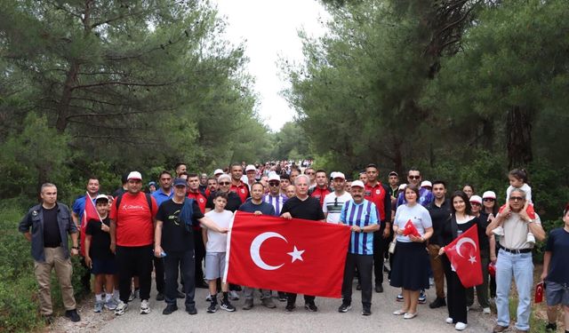 İzmir'de ceza infaz personelinden doğa ve vefa yürüyüşü