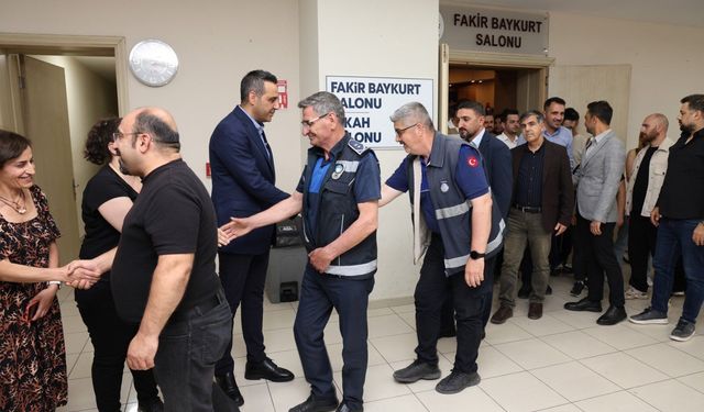 Çiğli Belediye Başkanı Yıldız personeliyle bayramlaştı!