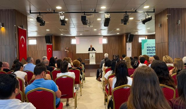 İzmir’de evde bakım modeli masaya yatırıldı