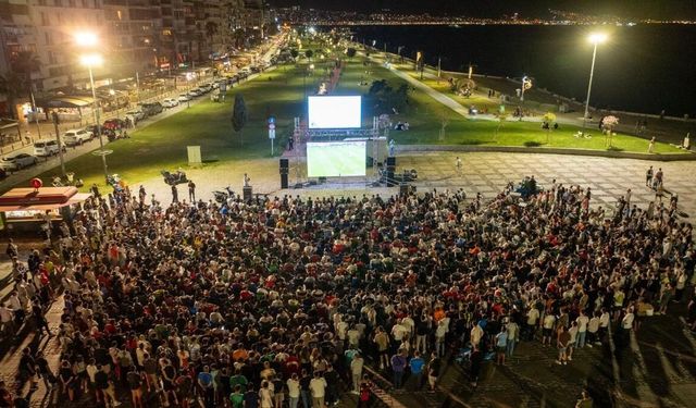 Milli takım aşkına: İzmir’de dev ekranlar kuruluyor!