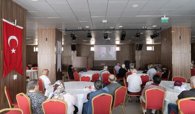 Huzurevinde Babalar Günü kutlaması