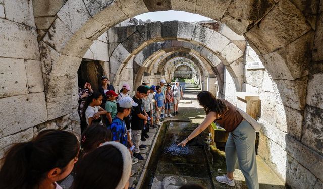 İzmir’de çocuklar kültürel mirası yaşayarak öğreniyor