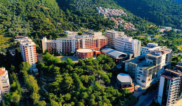 THE sıralamasında İEÜ başarıya imza attı
