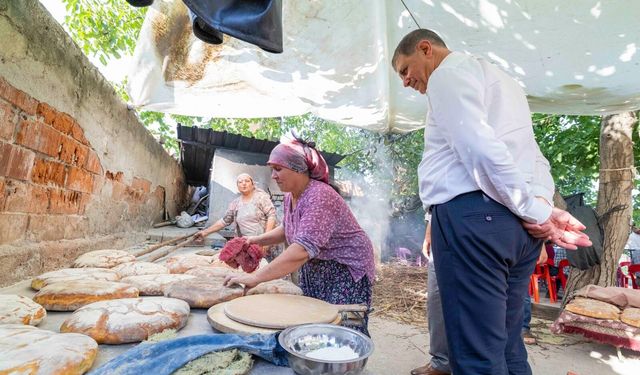 Başkan Tugay hizmet rotasını İzmir’in en uzak ilçesinden başlattı