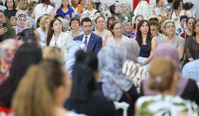 Bayraklı’da kadın emeği yıl sonu sergisinde buluştu