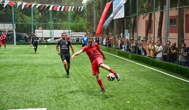 Yeşil Sahada Büyük Final: Bornova'da dostluk kazandı