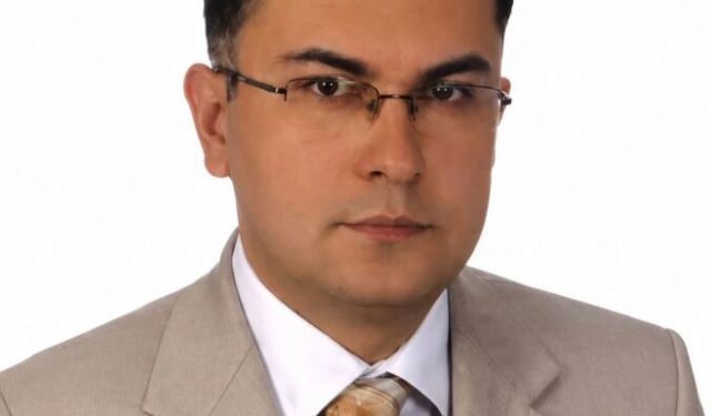 Cumhuriyet savcısı, kürsüde kalp krizi geçirdi!