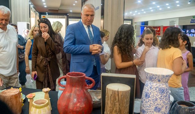 Gaziemir’de seramik kursiyerlerinin eserleri görücüye çıktı