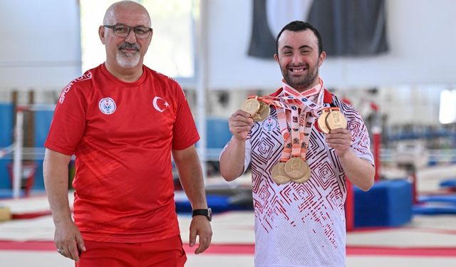 İzmirli özel sporcu Alper Öztürk dünya şampiyonasında tarih yazdı