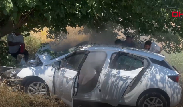 Menderes’te feci kaza: Ağaca çarpan otomobilde 4 ağır yaralı!