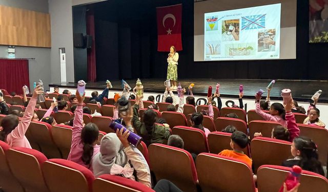‘İklimi değil, kendini değiştir’: Gaziemir’de 5 bin 486 öğrenciye Sıfır Atık Eğitimi!