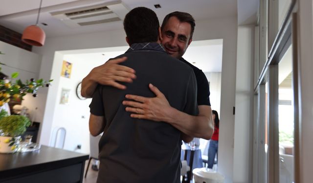 Ev hapsi kararı verilen Belediye Başkanı Onur Yiğit’e geçmiş olsun ziyareti