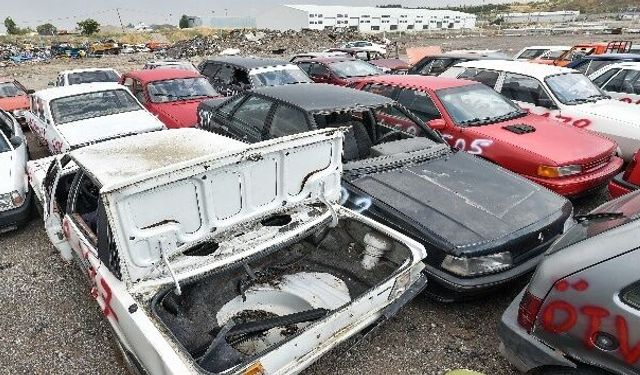 Ekspertiz tezgahı patladı: Hurda araçları sıfır diye sattılar!