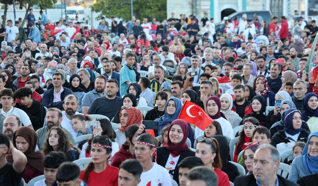 İzmir’de milli maç heyecanı