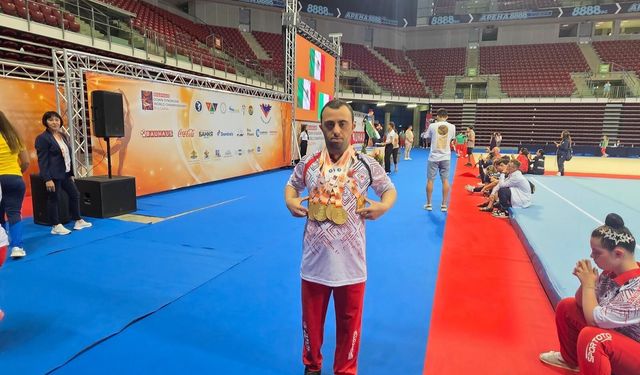 İzmirli Alper Öztürk’ten dünya şampiyonluğuna damga