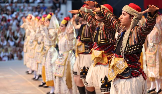 Karşıyaka’da yaz akşamına Türk sanat müziği damgası